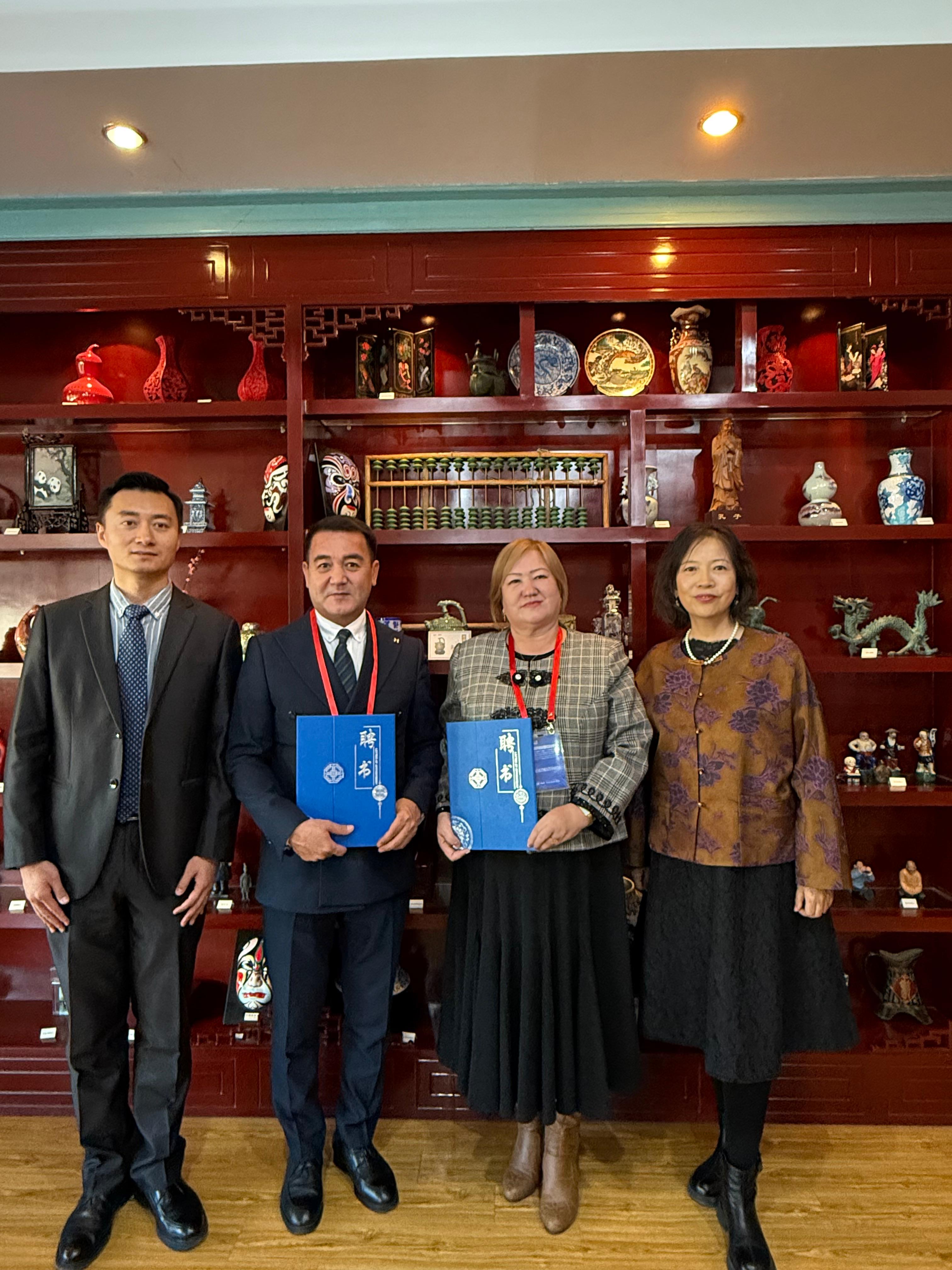 ҚазҰУ өкілдері Қытай тілін шетел тілі ретінде оқыту мәселелеріне арналған халықаралық конференцияға қатысты